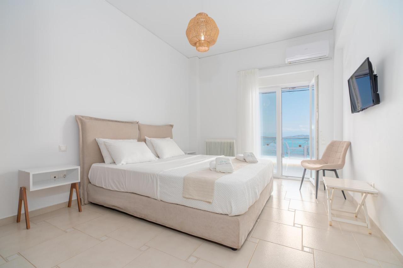 Costa Vasia Seaside Suites And Apartments Vrachati Ngoại thất bức ảnh