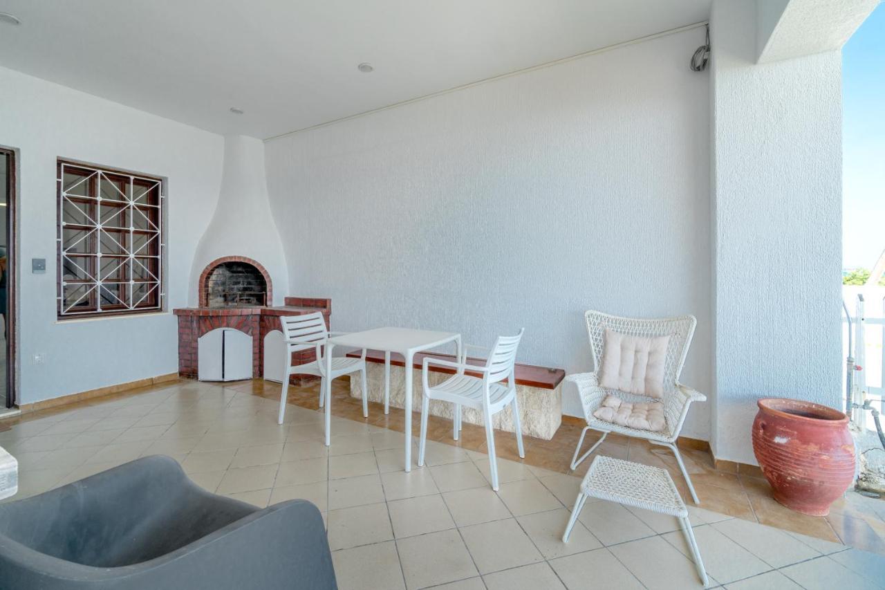 Costa Vasia Seaside Suites And Apartments Vrachati Ngoại thất bức ảnh
